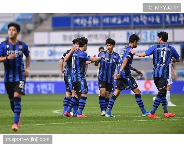 光州FC三中卫体系防守紧凑 压缩空间能力受韩媒称赞